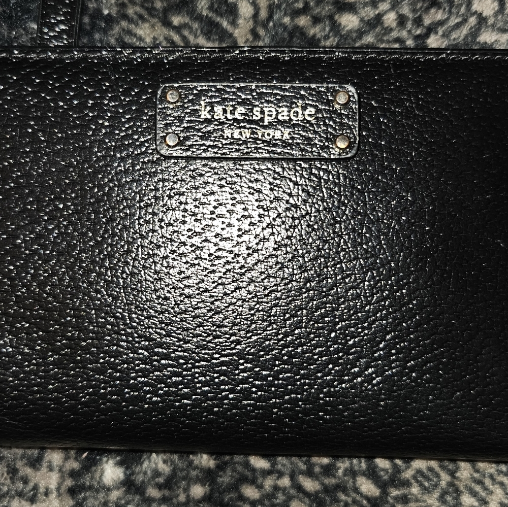 Kate Spade Grove Street Tellie Black Leather Snap Bifold Wallet.